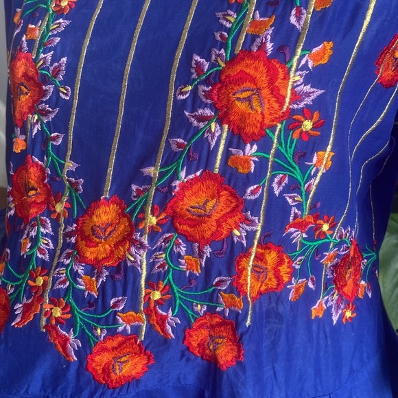 Embroidered tunic - Picture 7 of 15